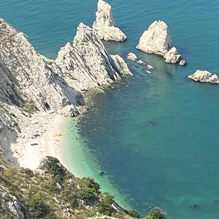 Bed & Breakfast 125metrisulmare 1 Urbani Sirolo